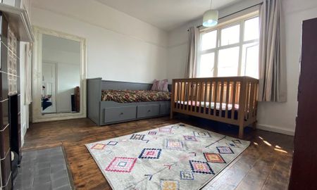 Abbey Road, Woking, Surrey, GU21 - Photo 2