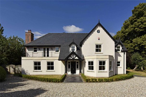 A superb and beautifully updated family home finished to an excellent standard throughout - Photo 1