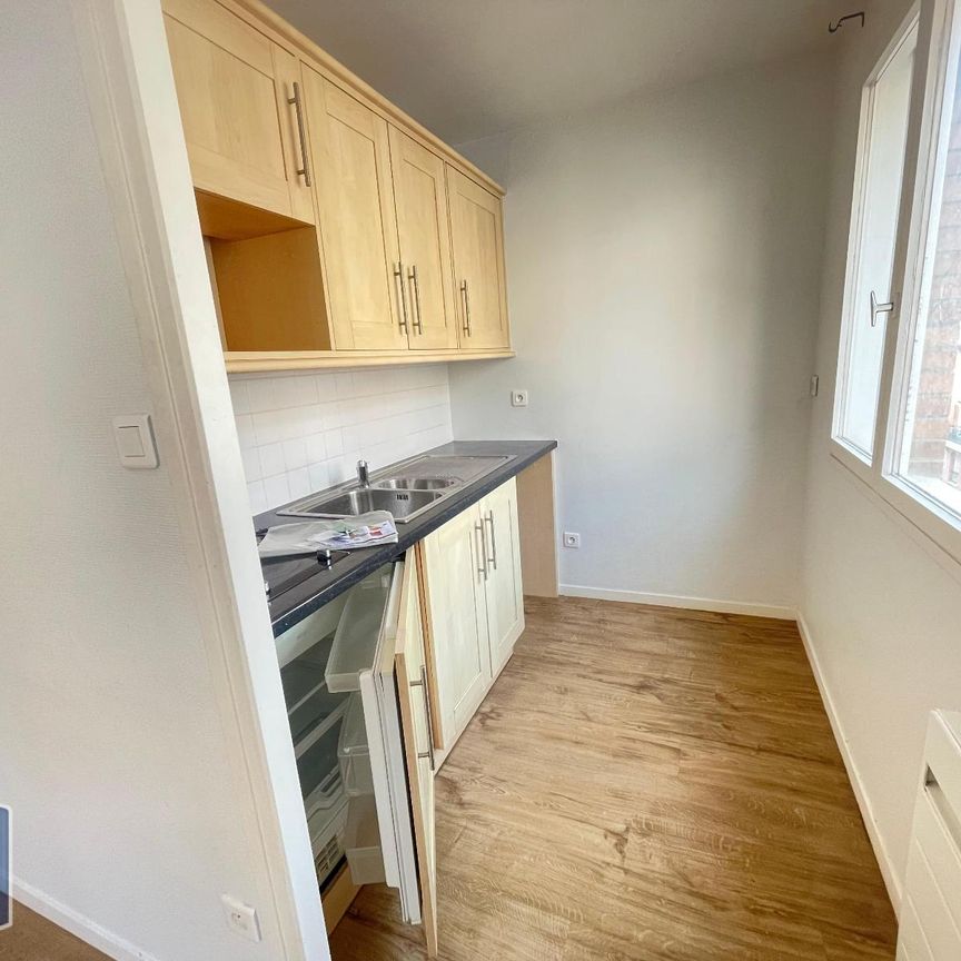 Location Appartement 1 pièce 28m² LILLE 59000 - Photo 1