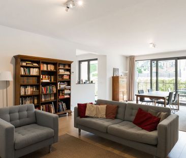 Appartement te huur in Ukkel voor € 1.750 met 2 slaapkamers - Photo 2