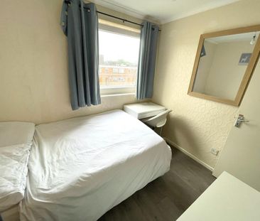 Room in a Shared Flat, Wager Street, E3 - Photo 4