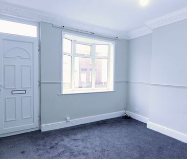Newly Refurbished 3-Bedroom End Terrace in Popular Royston Location - Photo 3