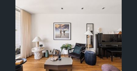 Architect-designed north-facing home with city outlooks - Photo 5
