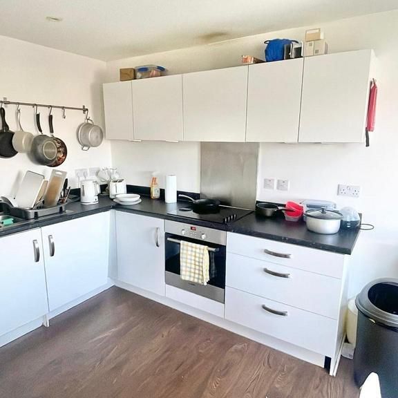 1 bedroom in a house share to rent - Photo 1