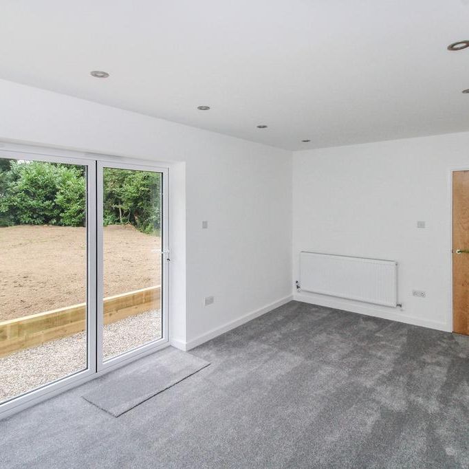 3 bedroom detached bungalow to rent - Photo 1