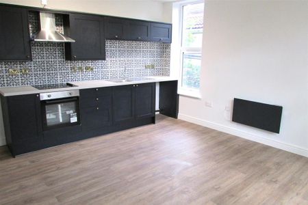 2 bedroom flat to rent - Photo 2