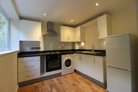 Branksome Wood Road, Bournemouth, - Photo 3