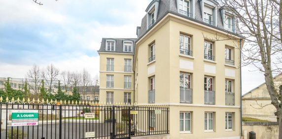 location Appartement T5 DE 108.82m² À ST GERMAIN EN LAYE - Photo 2