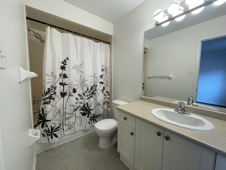 For Lease - 2171 Fiddlers Way Unit# 4, Oakville, Ontario - Photo 2