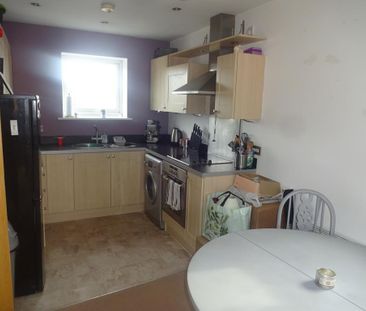 2 bedroom flat to rent - Photo 6