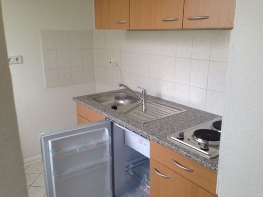 1 Raumwohnung im Dachgeschoss ab April verfügbar - Foto 1