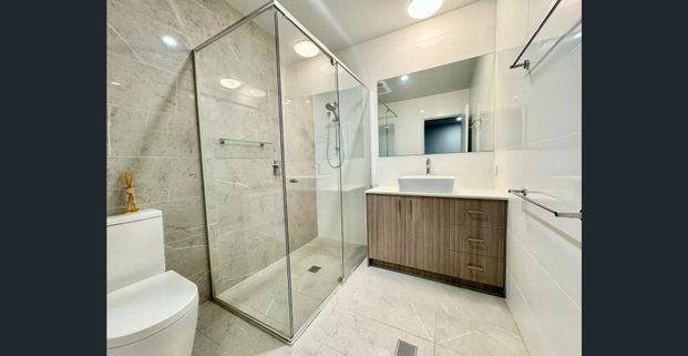 Spacious 3 bedroom Townhouse - Photo 1