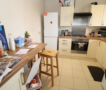 Room in a Shared Flat, Jenkinson House, E2 - Photo 4