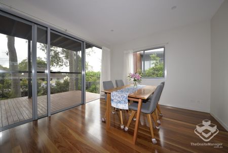 Luxurious home with splendid views - Photo 4