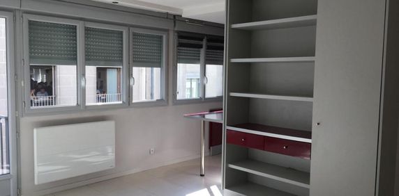 STUDIO - QUARTIER GRASLIN - SURFACE 26 m² - Photo 2