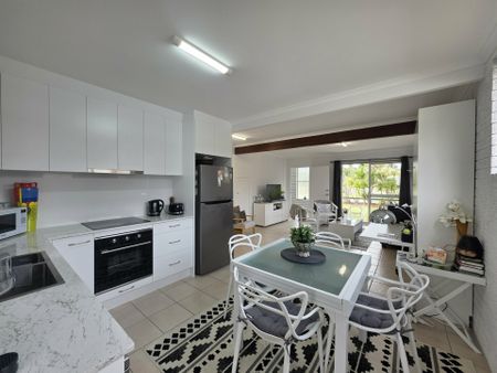 BEACHSIDE COMTEMPORARY LIVING AWAITS IN WOORIM! - Photo 4