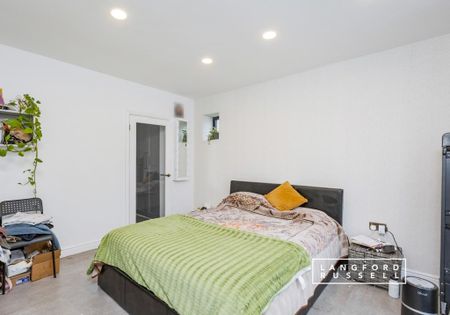 4 bedroom detached house to rent - Photo 4