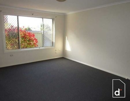 Low Maintenance Townhouse In Prime Location - Photo 2