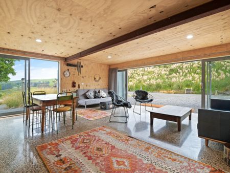 A home of elegance, ease and true tranqulity - Photo 3