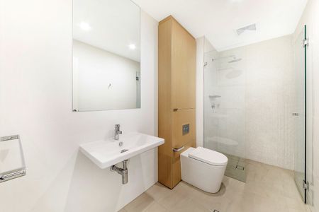 Grand Courtyard I Two Expansive Bedrooms - Photo 2