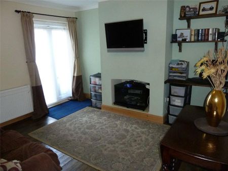 2 bedroom terraced house to rent - Photo 2