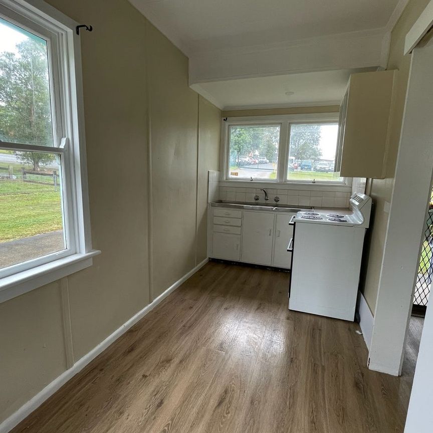 Bedsit in West Kempsey - Photo 1