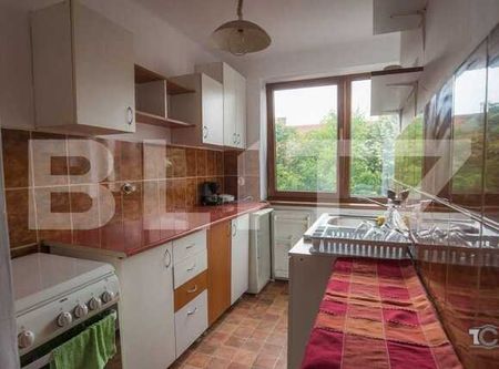 Apartament cu 2 camere, 45 mp, parcare, zona centrala - Photo 3