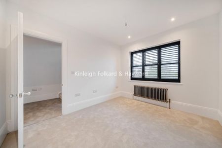 4 bedroom semi-detached house to rent - Photo 2