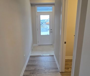 For Lease - 887 Andesite Terrace, Barrhaven, Ontario - Photo 5