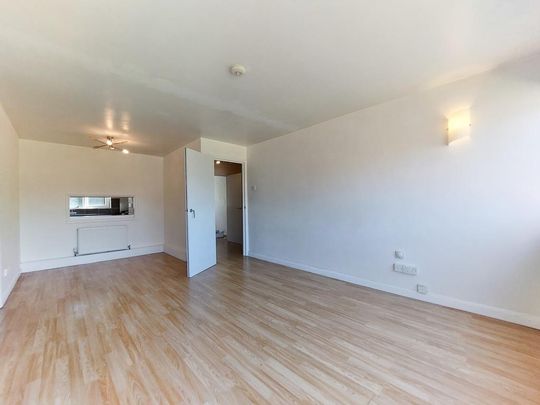 3 bedroom apartment to rent - Photo 1