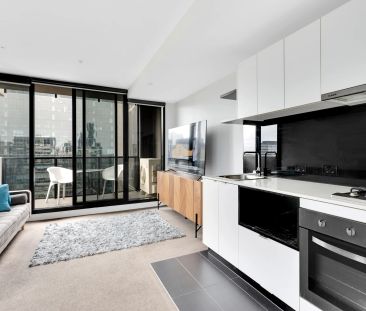 Light-Filled Corner Apartment with City Views & Large Balcony - Photo 1