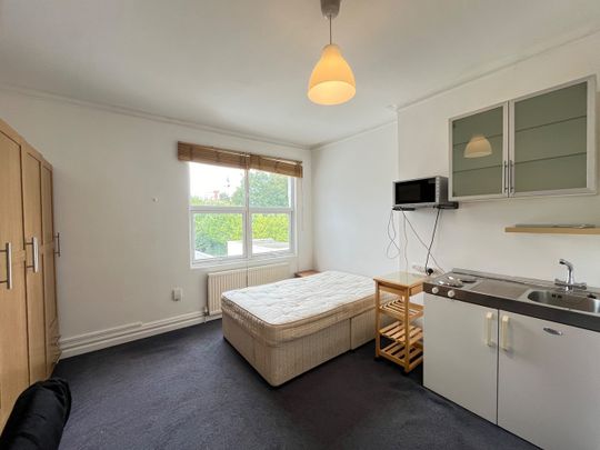 Studio Flat, Queens Road, NW4 - Photo 1