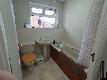 2 bedroom terraced house to rent - Photo 4