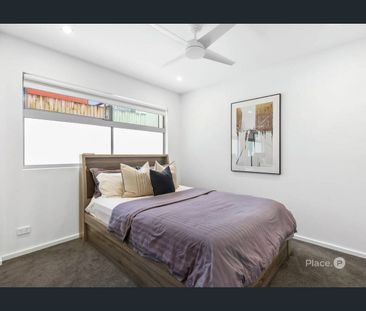 Townhouse Living in The Heart Of Coorparoo - Photo 1