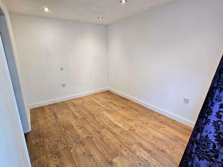 4 Bedroom Detached House For Rent - Photo 4