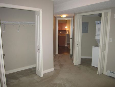 206, 108 Country Village Circle NE, Calgary - Photo 2