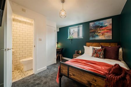 1 bedroom in a house share to rent - Photo 3