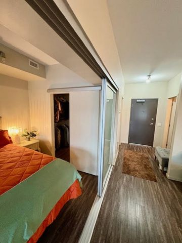 Sole on St. Paul – Great Location - Photo 2