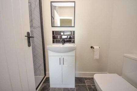 Park Road, Springfield, Wigan, WN6 - Photo 3