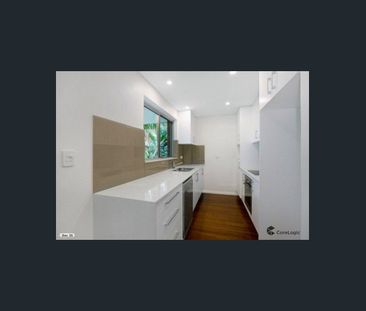Updated apartment only a stones throw from Narrabeen Lake - Photo 6