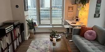 Enjoy lots of bright and natural light with views of the CN Tower - Photo 2