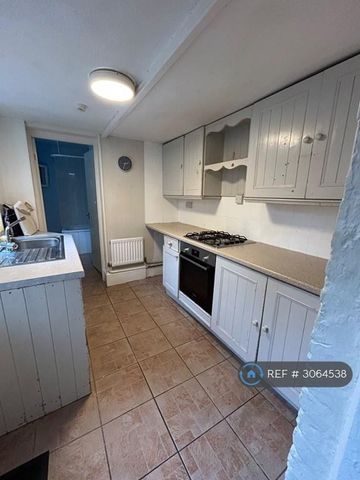 3 bedroom terraced house to rent - Photo 5