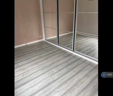 2 bedroom end of terrace house to rent - Photo 1