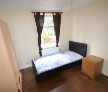 4 bedroom semi-detached house to rent - Photo 1