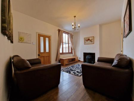 3 bedroom terraced house to rent - Photo 2
