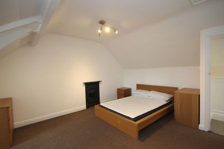4 bedroom terraced house to rent - Photo 5