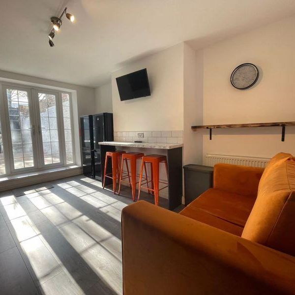 1 bedroom in a house share to rent - Photo 1