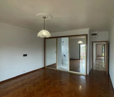 Grand 3 Bedroom + Study Home in Quiet Street - Photo 5