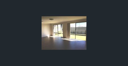 PERFECT FAMILY HOME - Photo 3