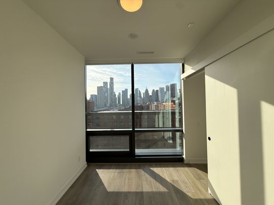 For Lease - 35 Parliament Street Unit# 921, Toronto, Ontario - Photo 1